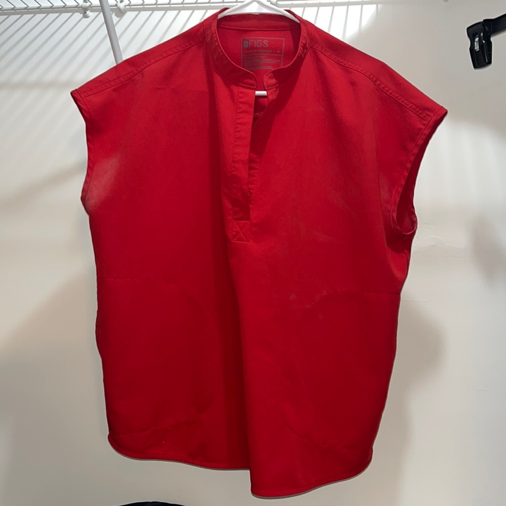 Figs Rafaela scrub top WINNING RED size medium